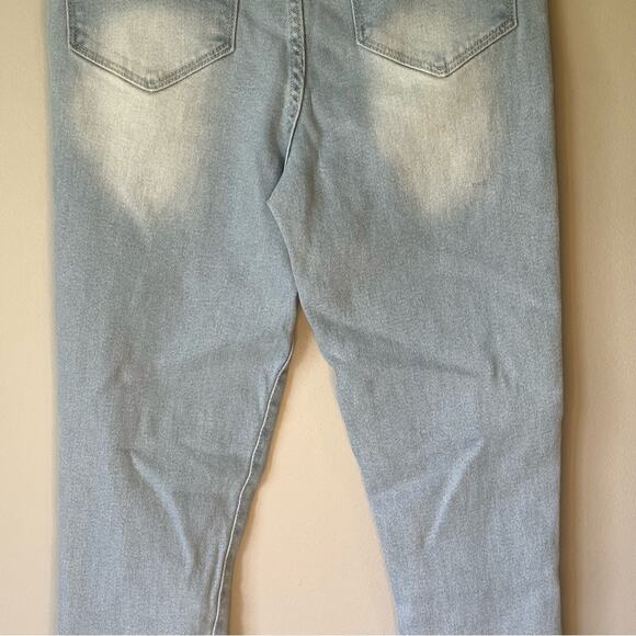 Fashion NOVA Light Wash Distressed Jean Jeggings Size 7 - Picture 10 of 13